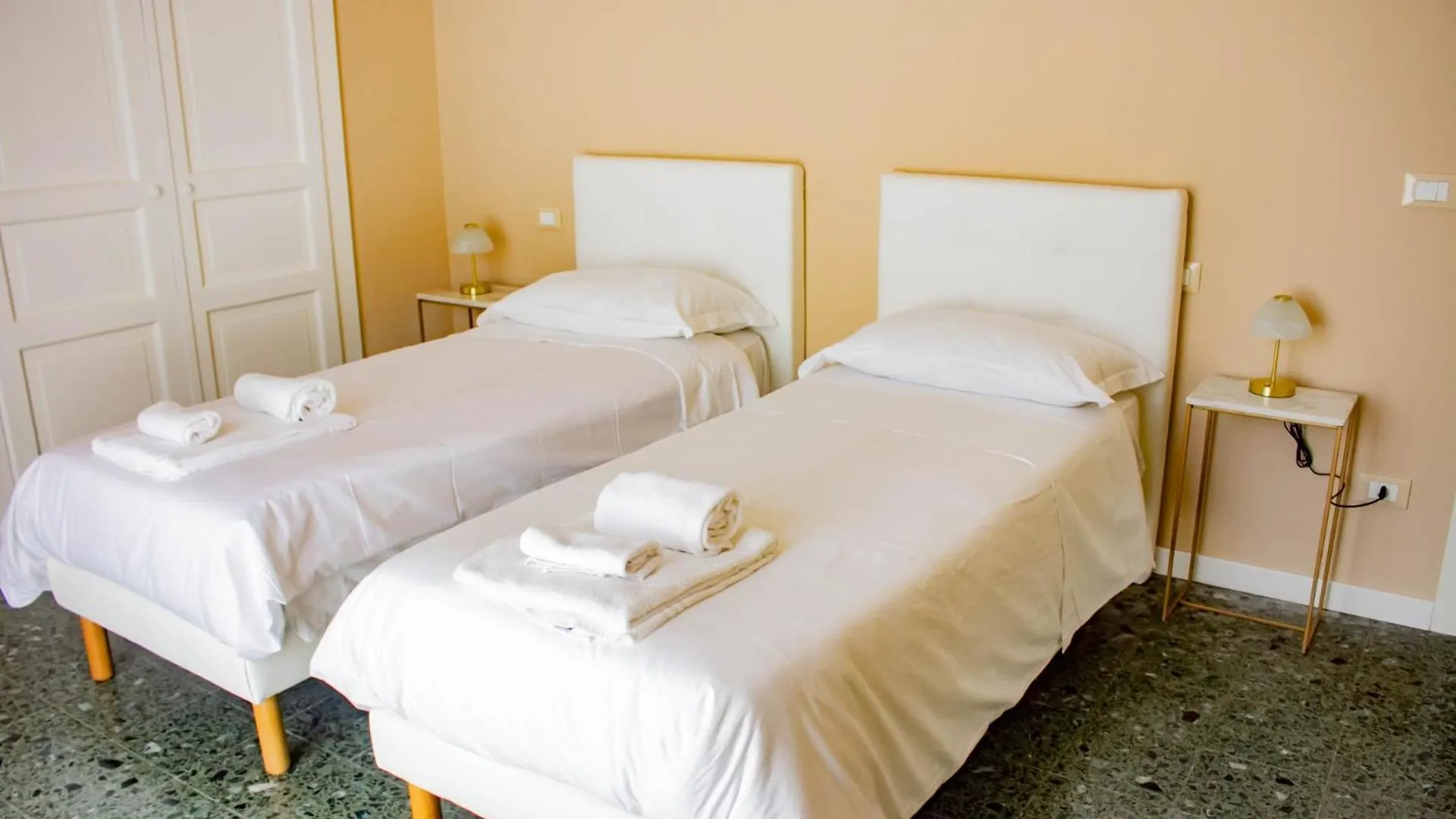 Apartamento Palazzo La Piana Rooms CTA Italia